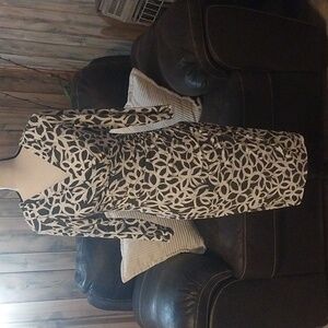 Gray and white Ralph Lauren 3/4 sleeve v-neck dress, size 4